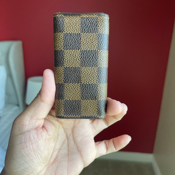 Prelove lv key holder - Picture 3 of 10